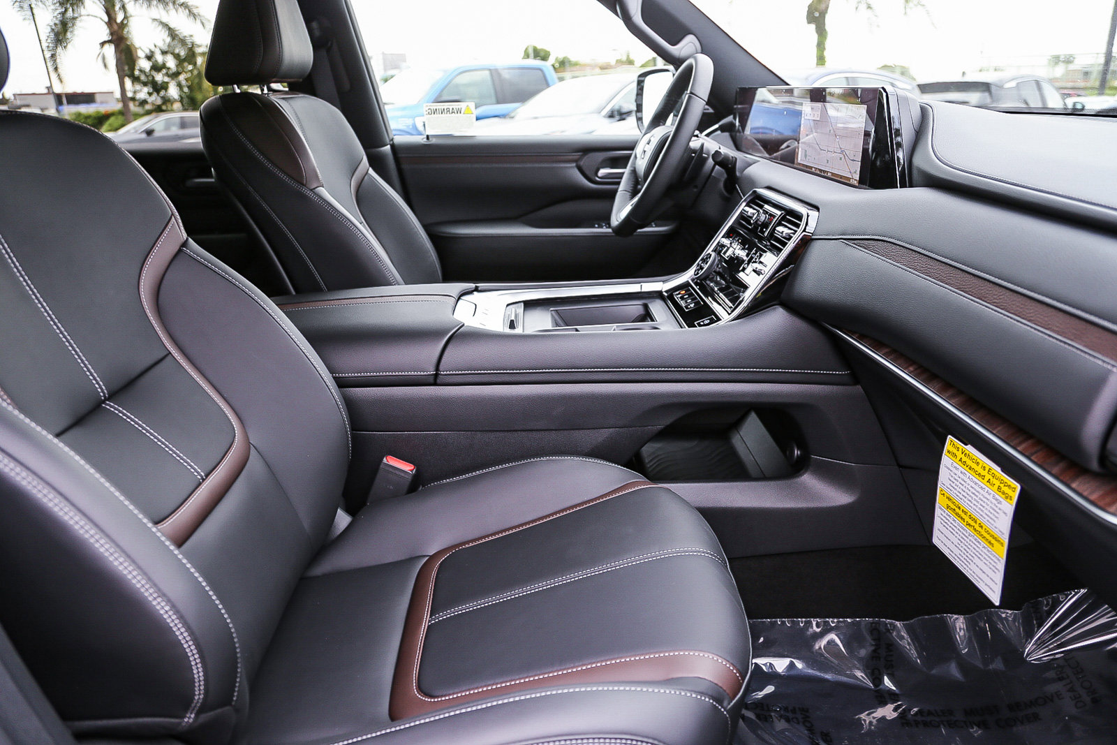 2025 Nissan Armada SL photo 16