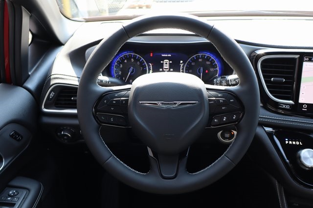 2026 Chrysler Pacifica Limited S Appearance photo 15