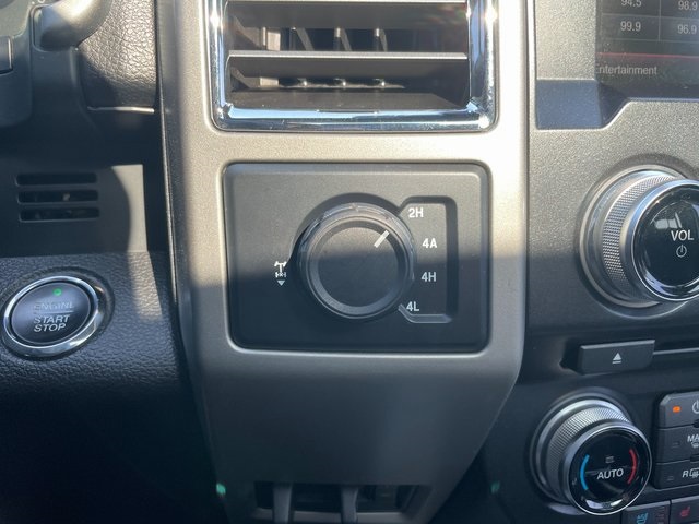 2015 Ford F-150 Lariat photo 30