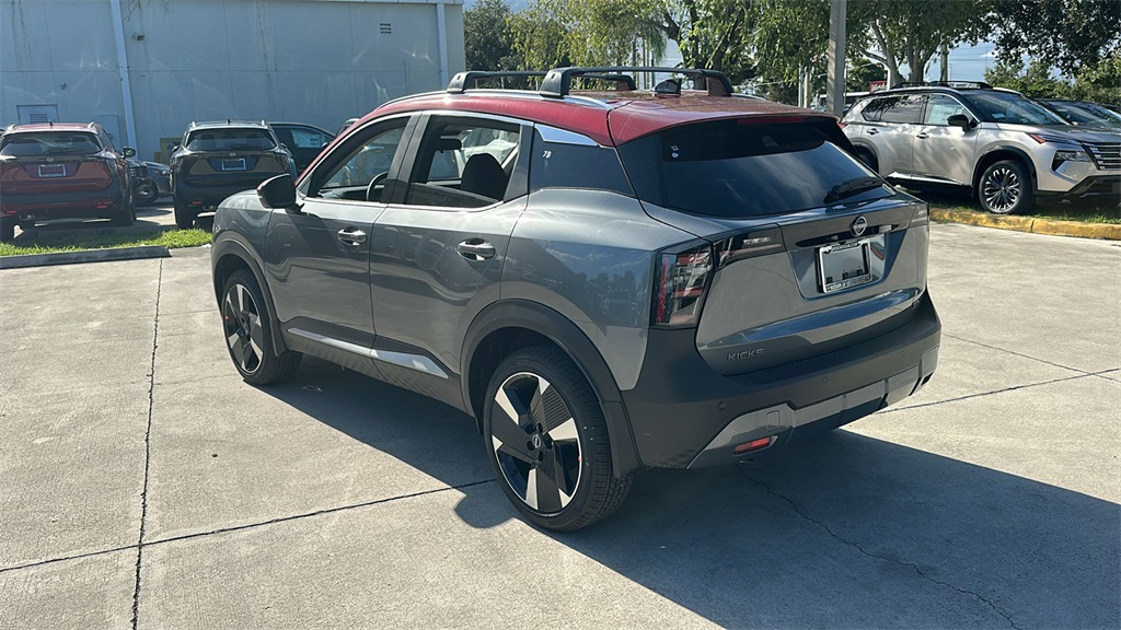 2026 Nissan Kicks SR photo 4