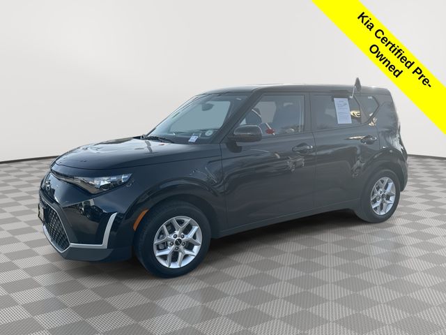 2023 Kia Soul LX's photo