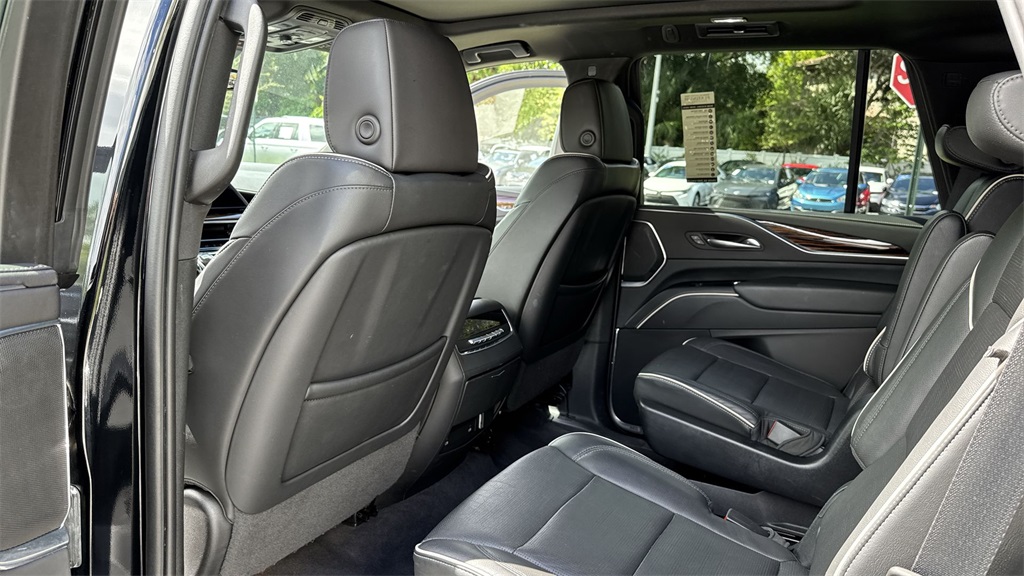 2023 Cadillac Escalade Premium Luxury photo 32