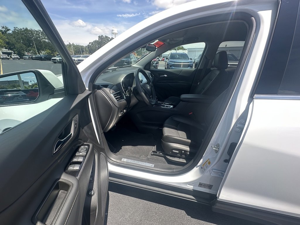 Used 2024 Summit White Chevrolet Premier image 14