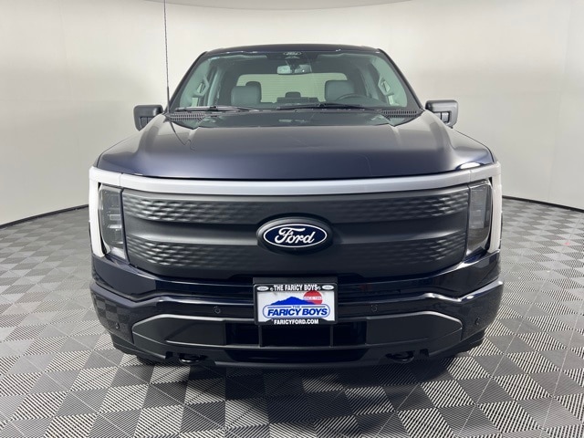 2025 Ford F-150 Lightning photo 2
