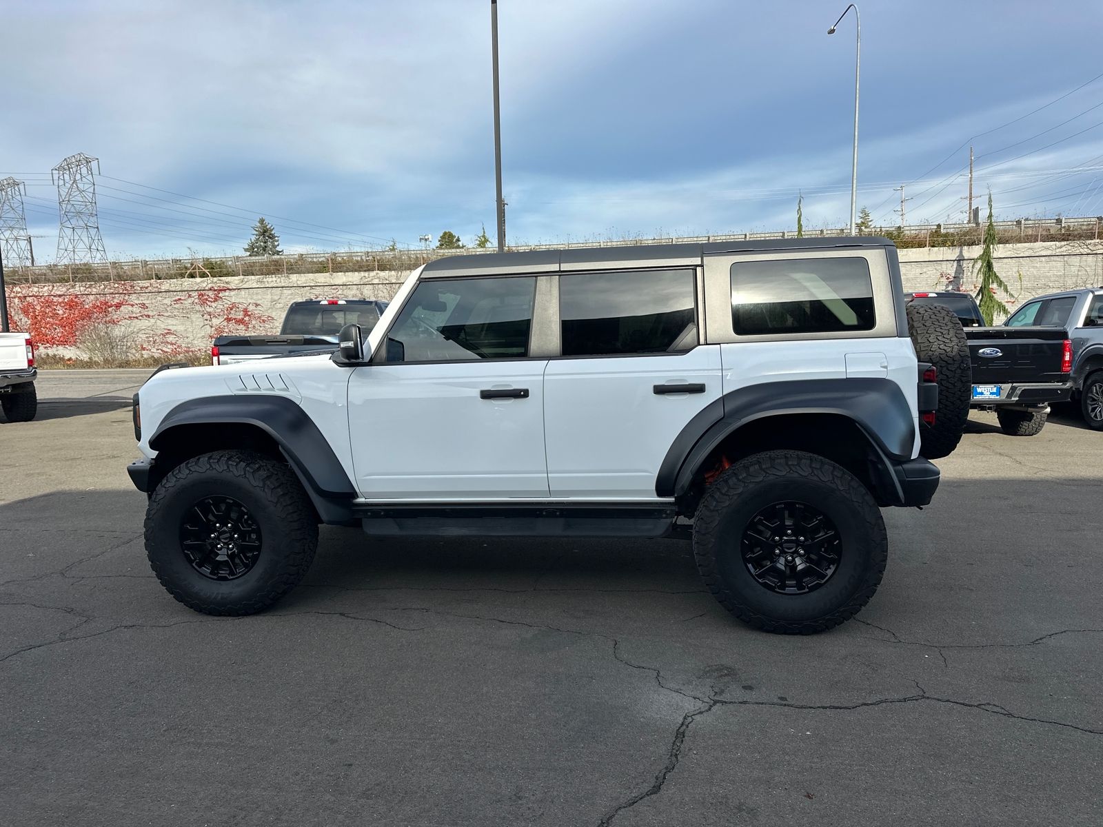 2022 Ford Bronco Raptor photo 2