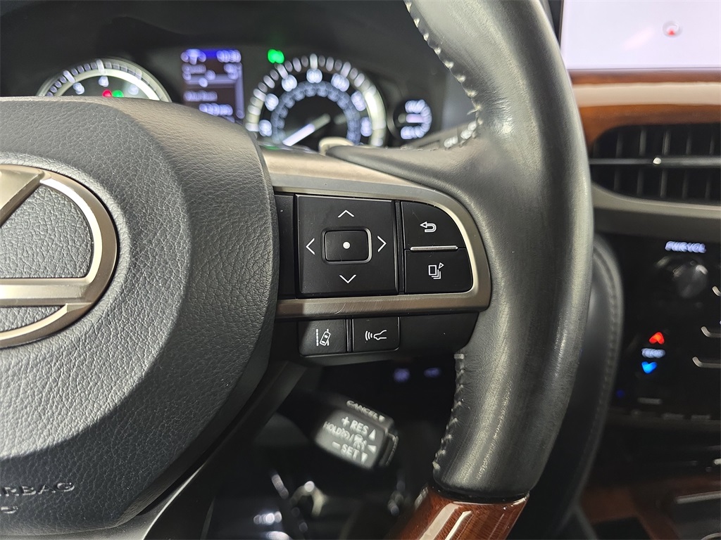 2020 Lexus LX 570 photo 16