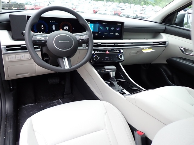 2025 Hyundai Tucson SEL photo 13