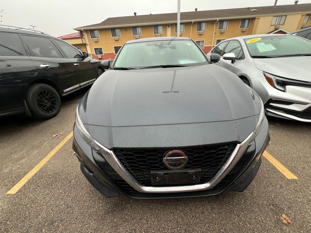 2020 Nissan Altima 2.5 SV photo 2