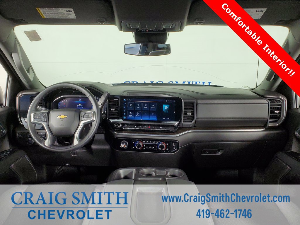 2024 Chevrolet Silverado 1500 LT photo 2
