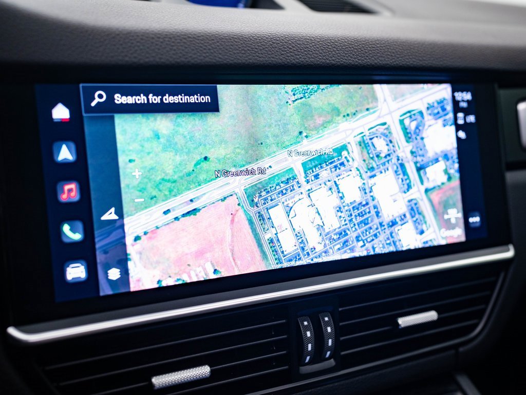 2023 Porsche Cayenne Platinum Edition photo 26