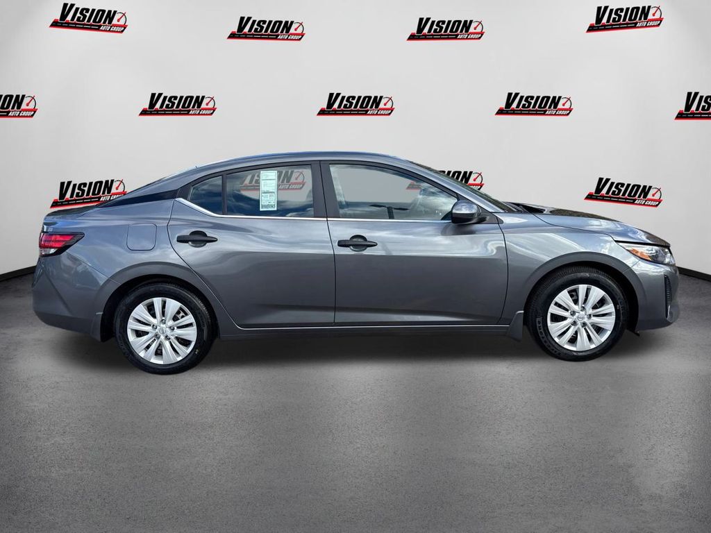 2025 Nissan Sentra S photo 4