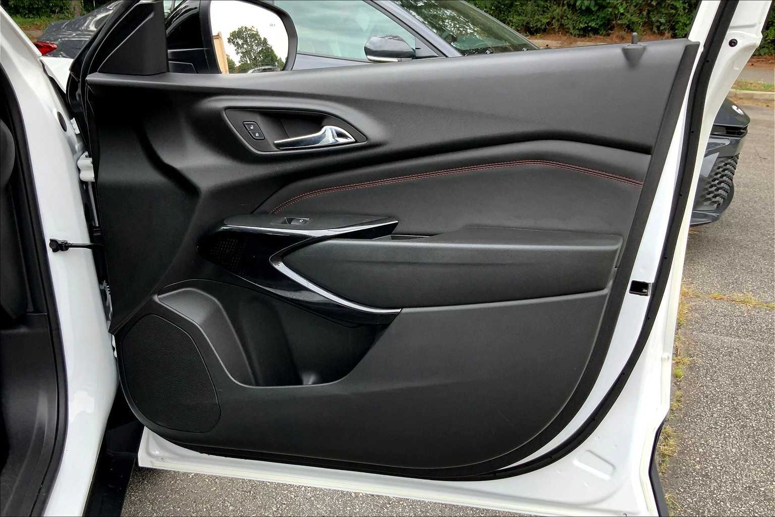 2024 Chevrolet Trax photo 21