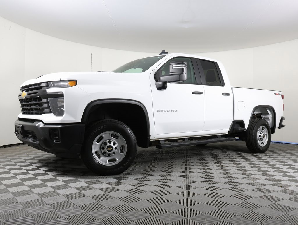 2024 Chevrolet Silverado HD WT's photo