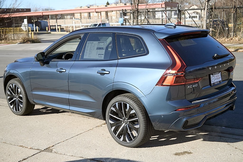 2026 VOLVO XC60 - Image 5