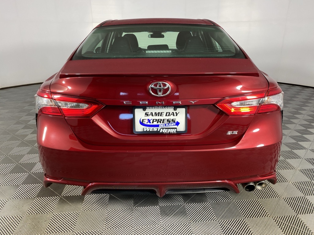 2018 Toyota Camry SE photo 15