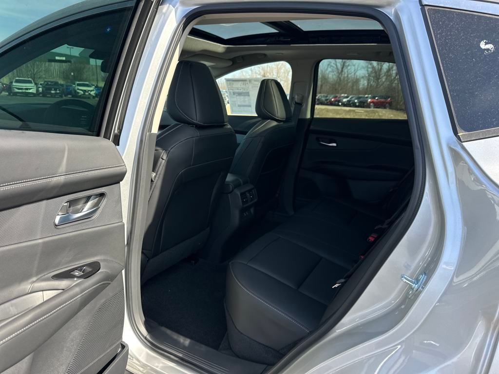 2025 Nissan Murano SL photo 15