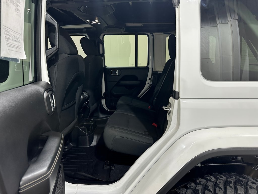 2020 Jeep Wrangler Unlimited Sahara photo 20