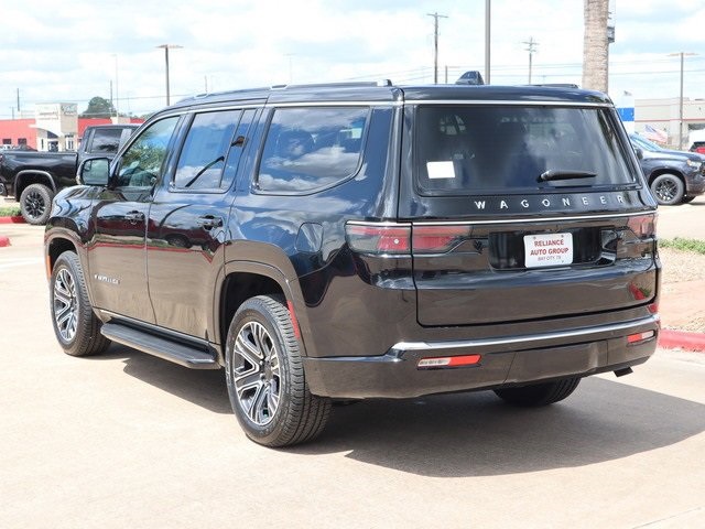 2024 Jeep Wagoneer Base photo 5
