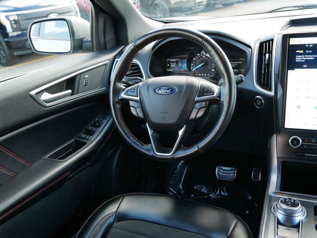 2022 Ford Edge ST photo 4