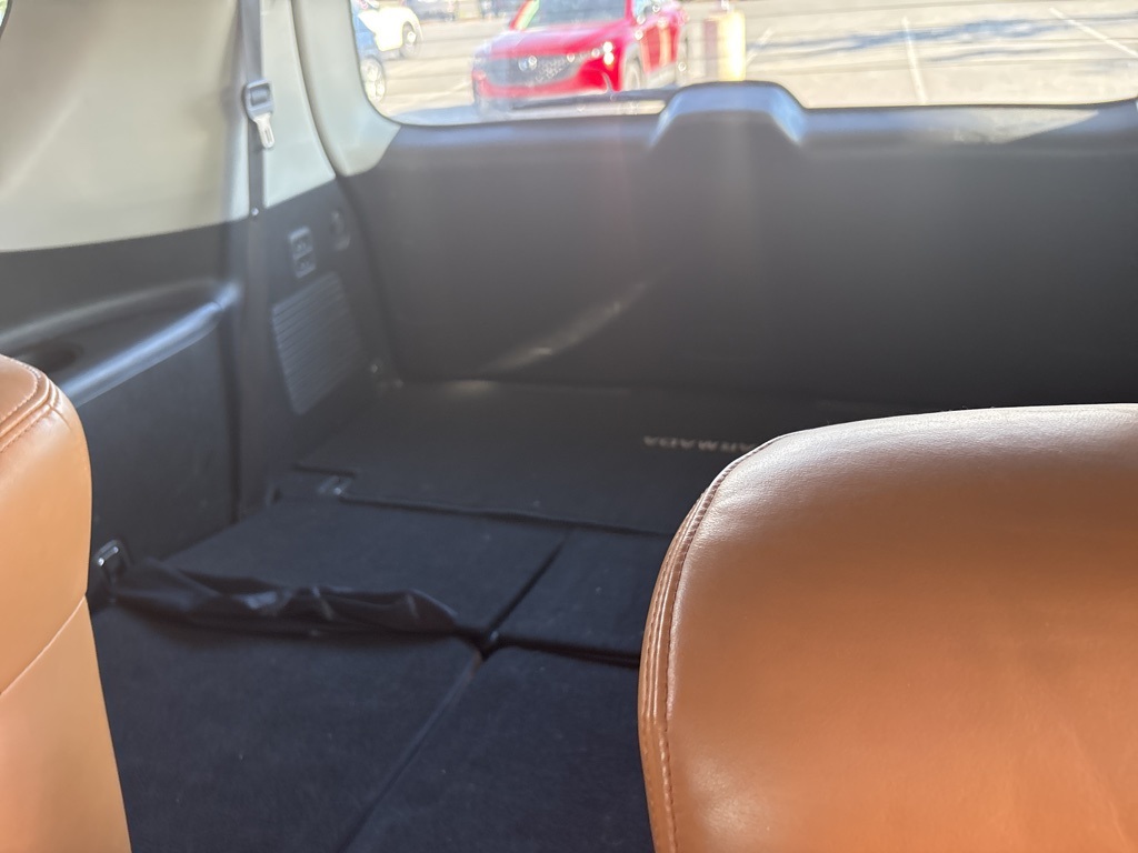 2017 Nissan Armada Platinum photo 9