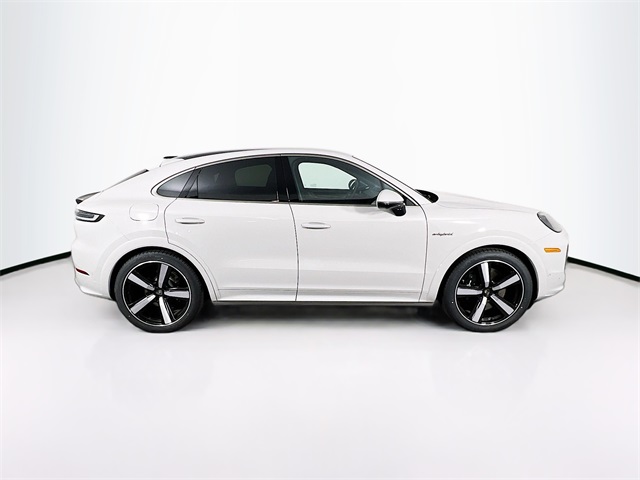 2026 Porsche Cayenne E-Hybrid Coupe photo 8