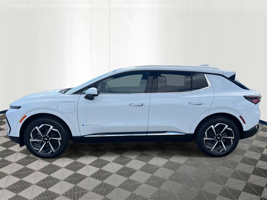 2025 Chevrolet Equinox EV 1LT photo 2