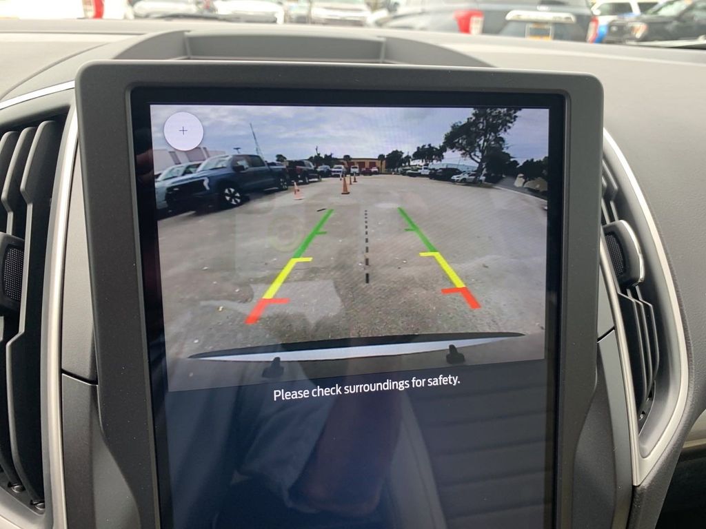 2024 Ford Edge SE photo 5