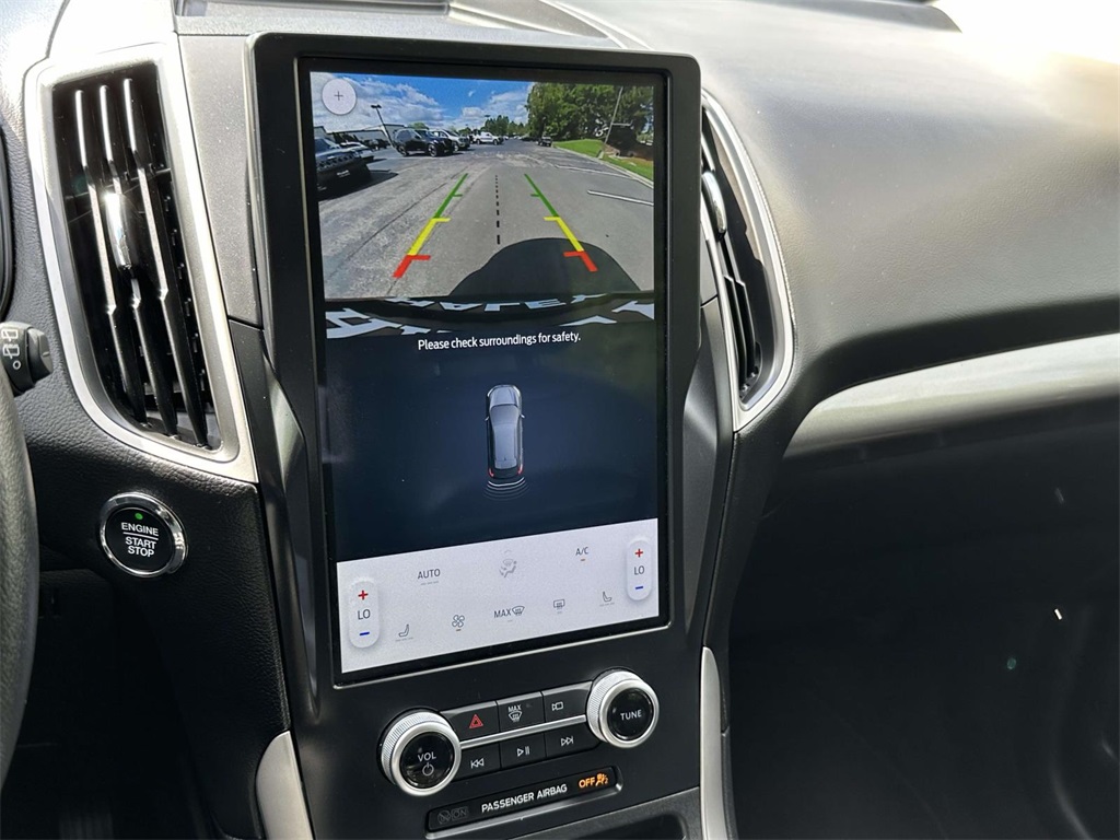 2024 Ford Edge SEL photo 4