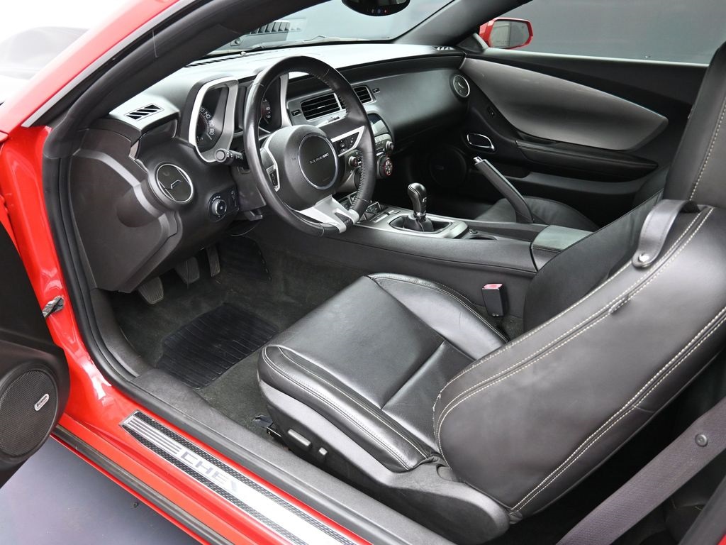 2010 Chevrolet Camaro SS photo 10