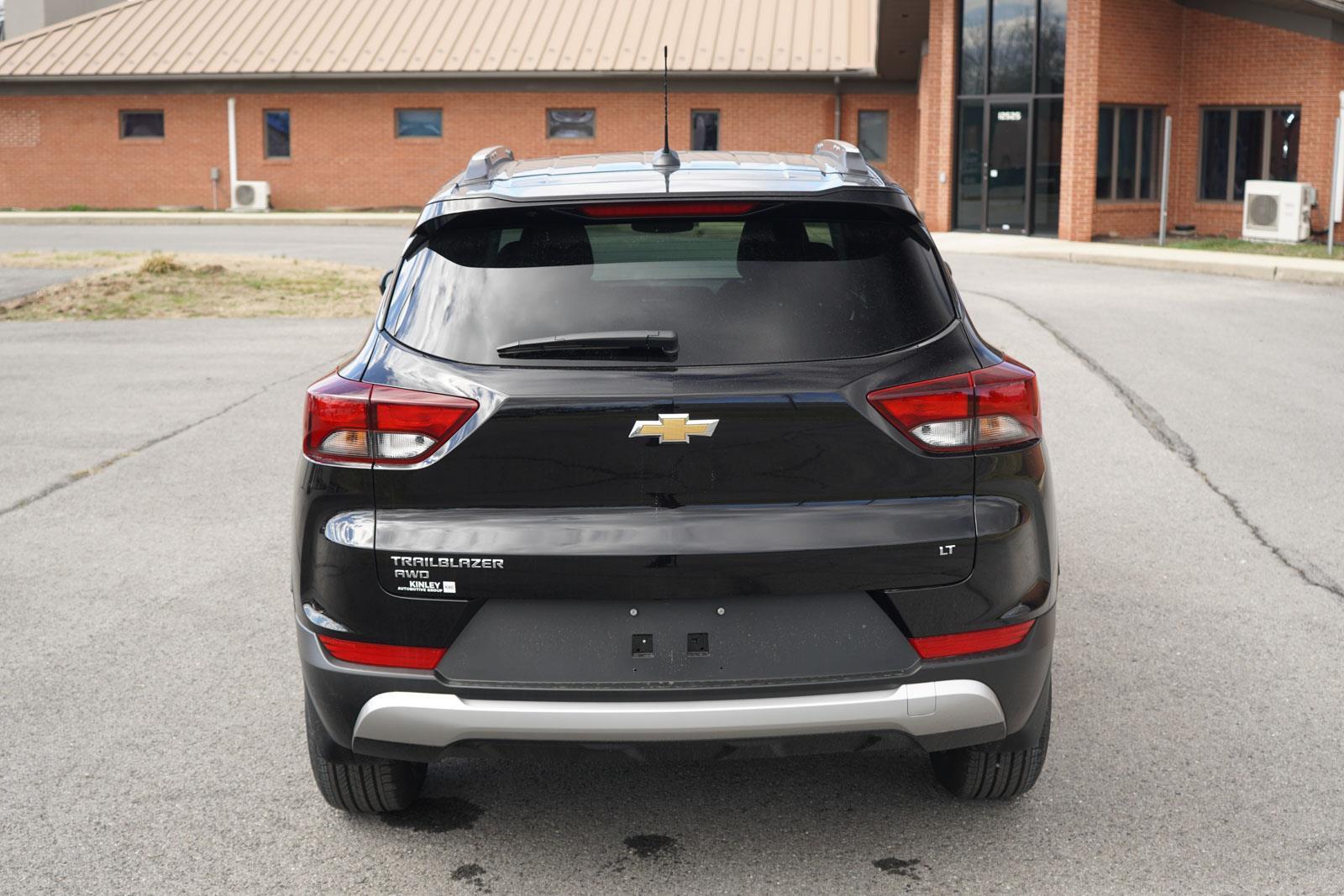 2025 Chevrolet Trailblazer LT photo 3