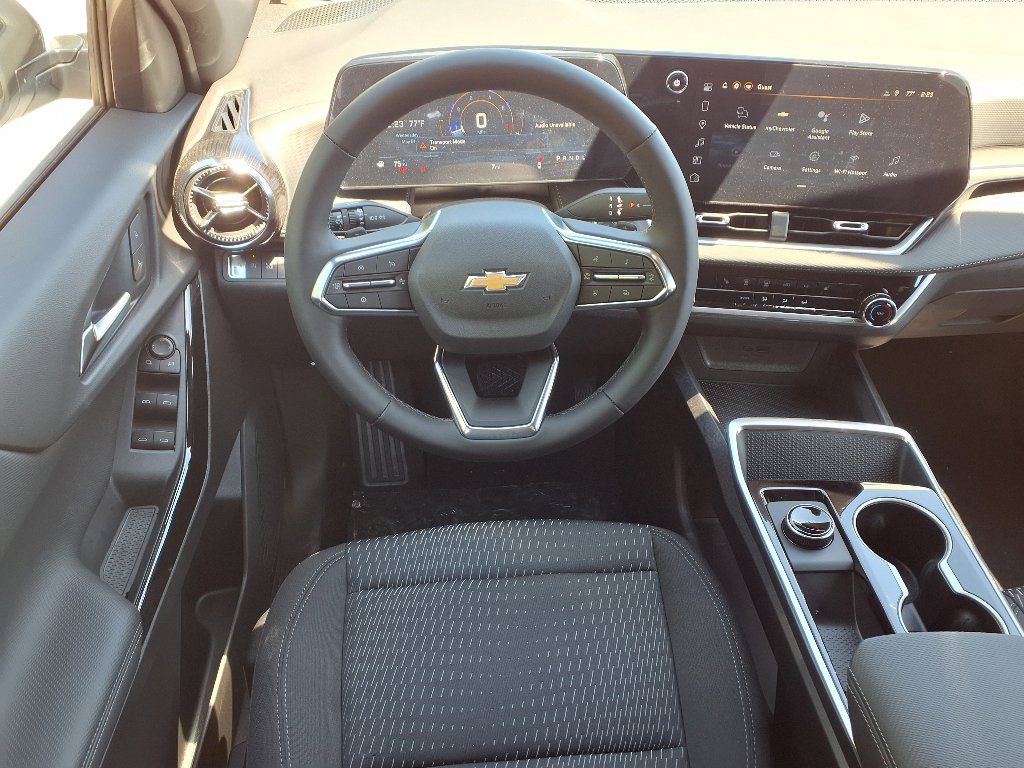 2026 Chevrolet Equinox LT photo 4