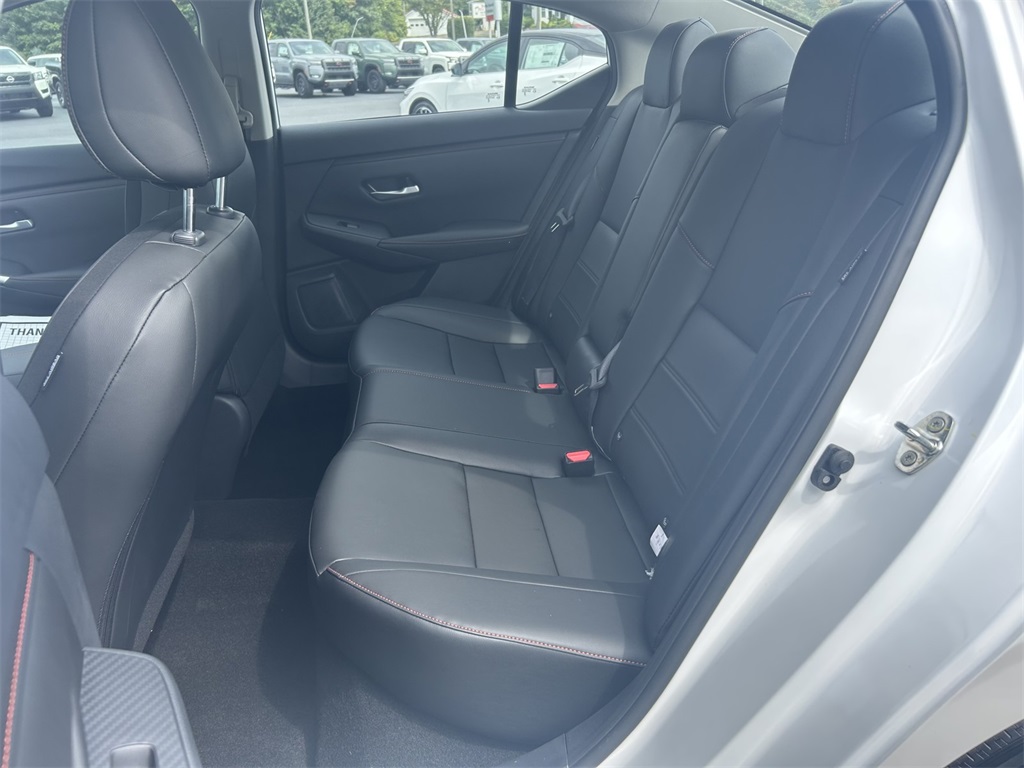 2025 Nissan Sentra SR Midnight Edition photo 9