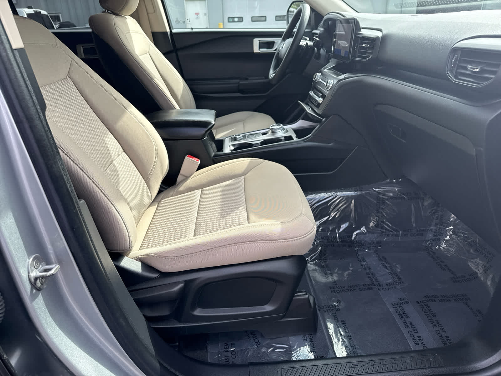 2020 Ford Explorer Base photo 12