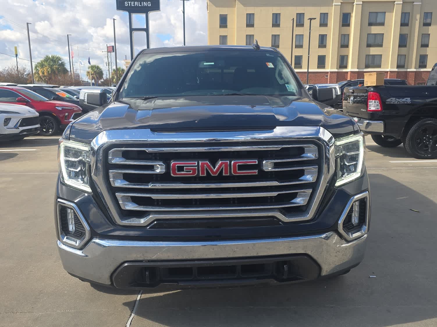 2021 Gmc Sierra 1500 SLT photo 2