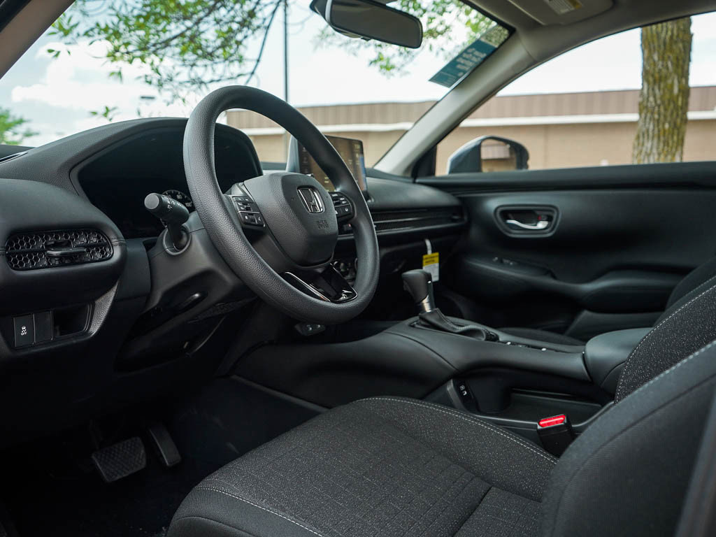 2026 Honda HR-V LX photo 16