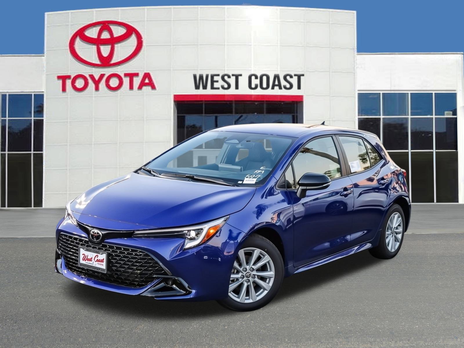 2026 Toyota Corolla Hatchback SE's photo