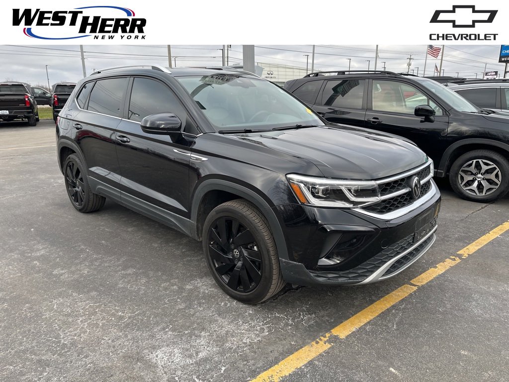 2024 Volkswagen Taos SEL's photo