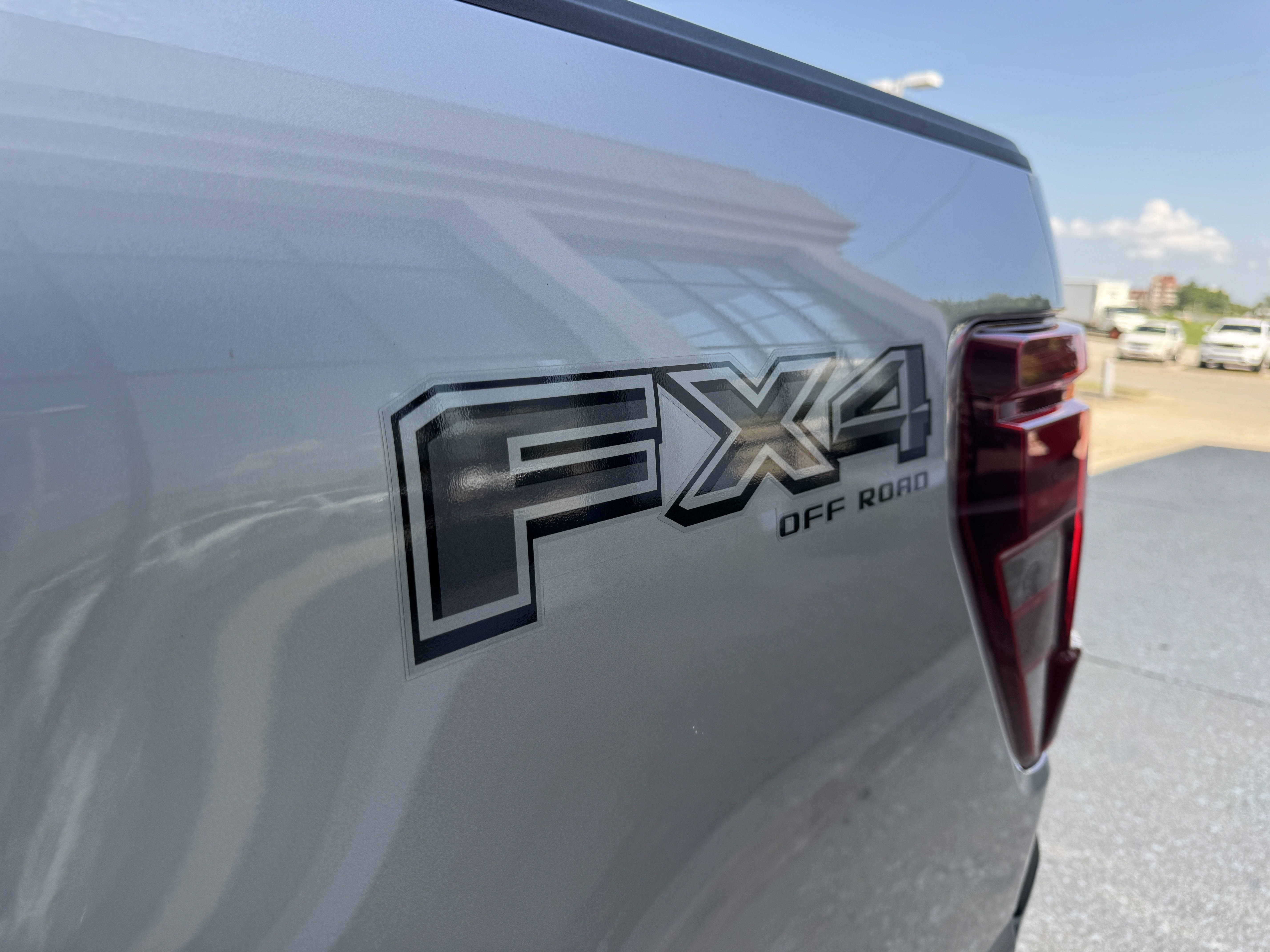 2024 Ford F-150 Platinum photo 2