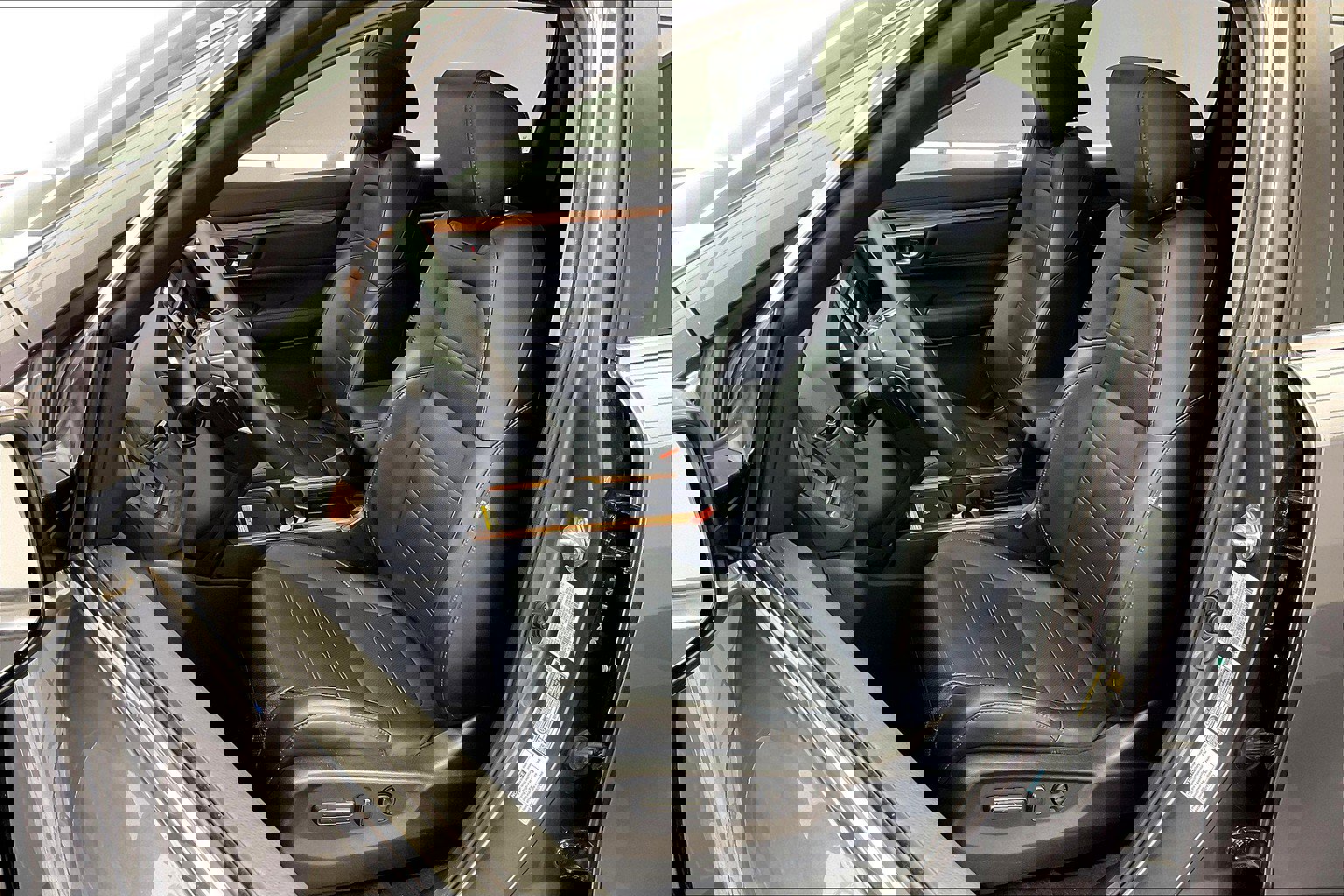 2022 Honda CR-V Hybrid Touring photo 17