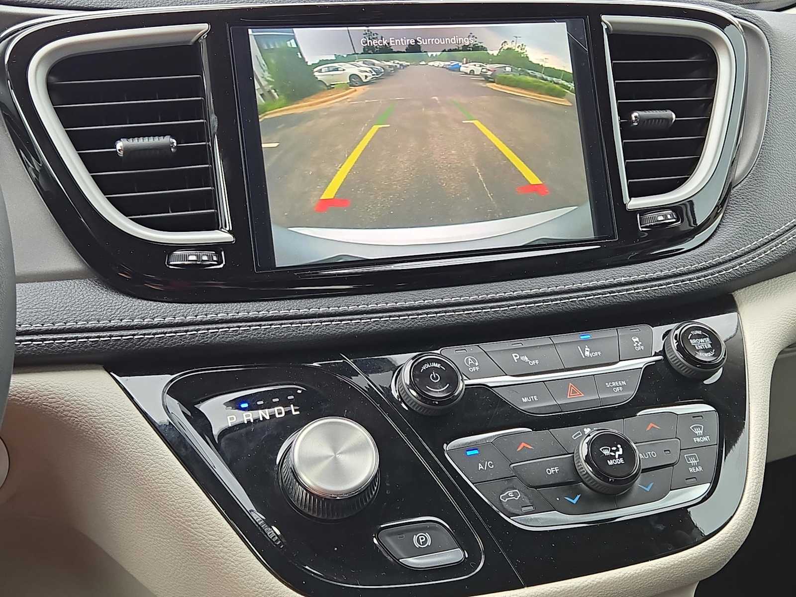 2023 Chrysler Pacifica Touring L photo 54