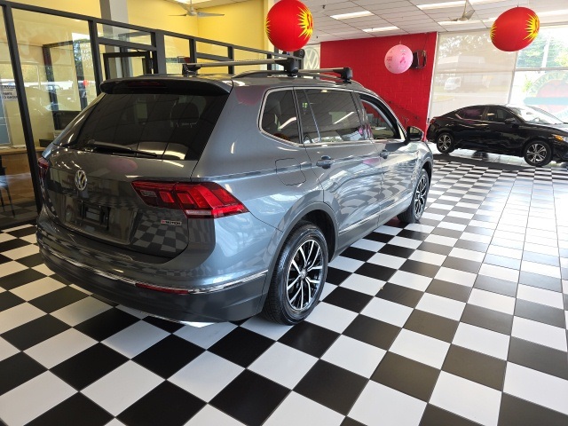 2021 Volkswagen Tiguan SE photo 2