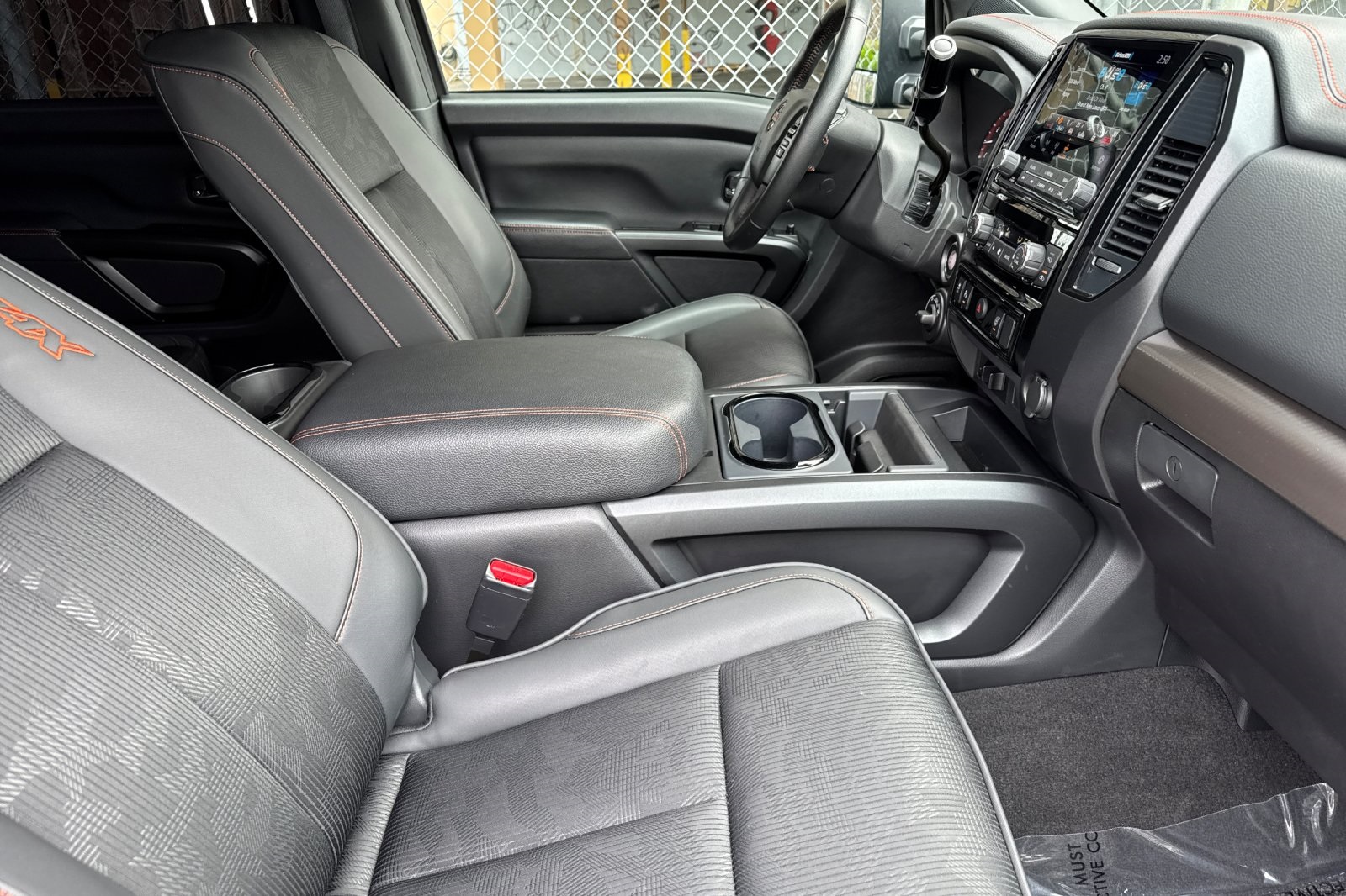 2023 Nissan Titan PRO-4X photo 15