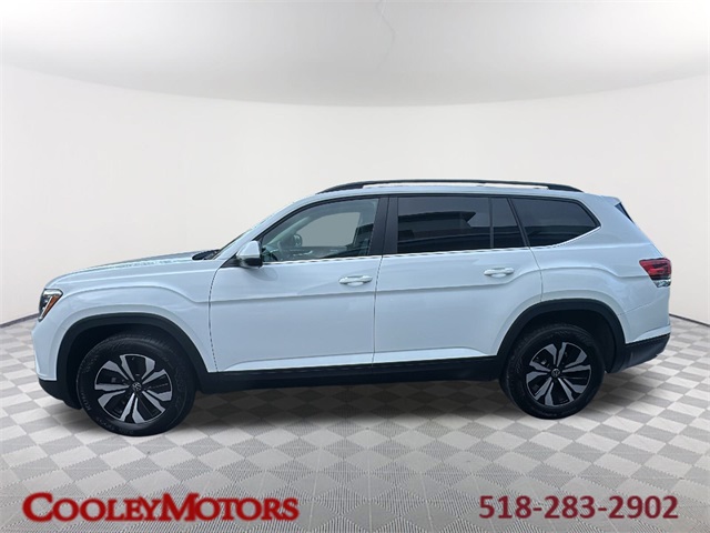 2025 Volkswagen Atlas SE's photo
