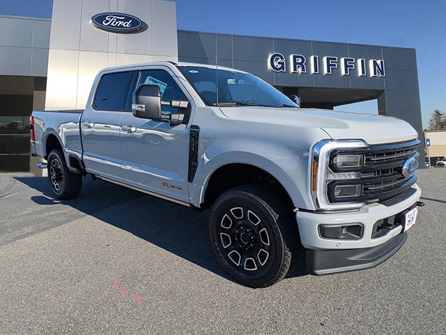 2026 Ford F-350 Super Duty Platinum's photo