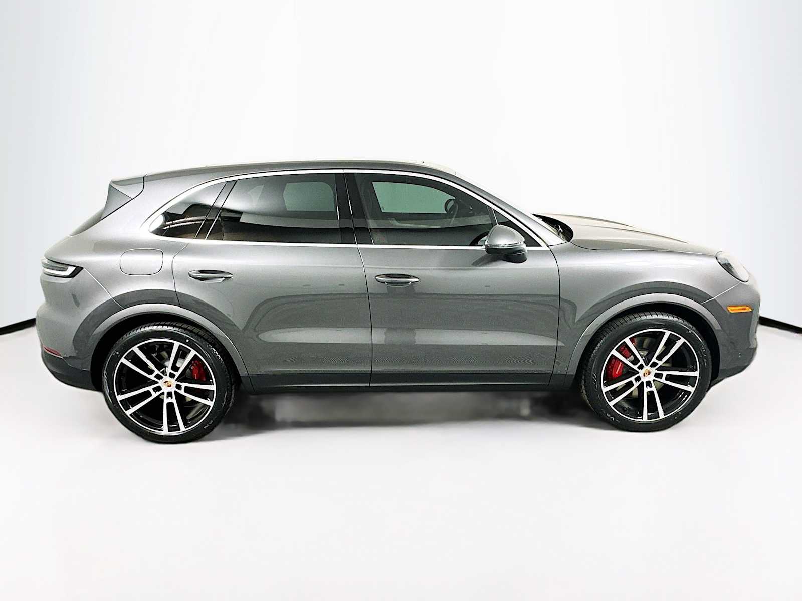 2025 Porsche Cayenne S photo 7