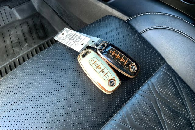 2023 Nissan Rogue Platinum photo 3