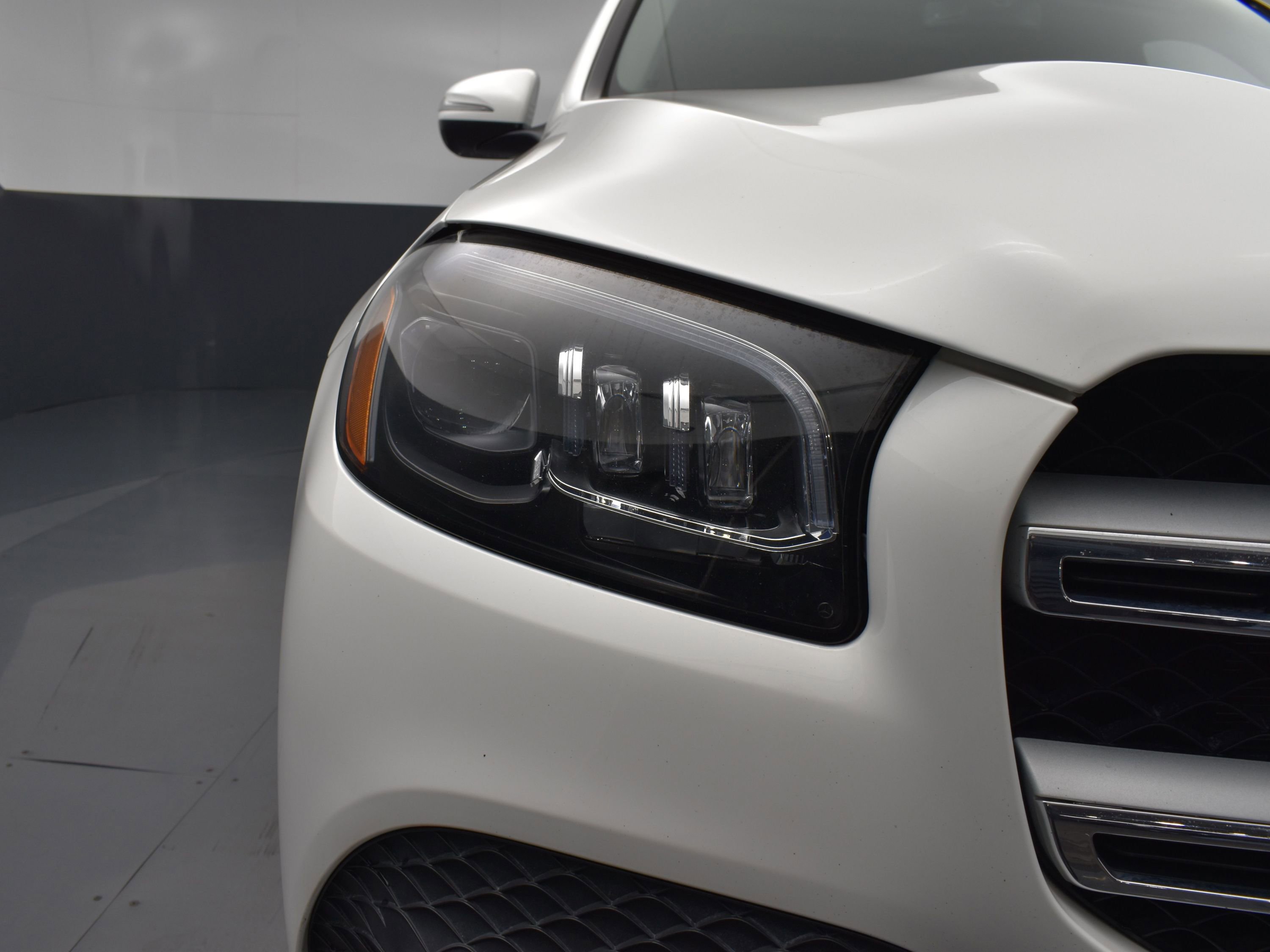 2023 Mercedes Benz GLS 450 4MATIC photo 4
