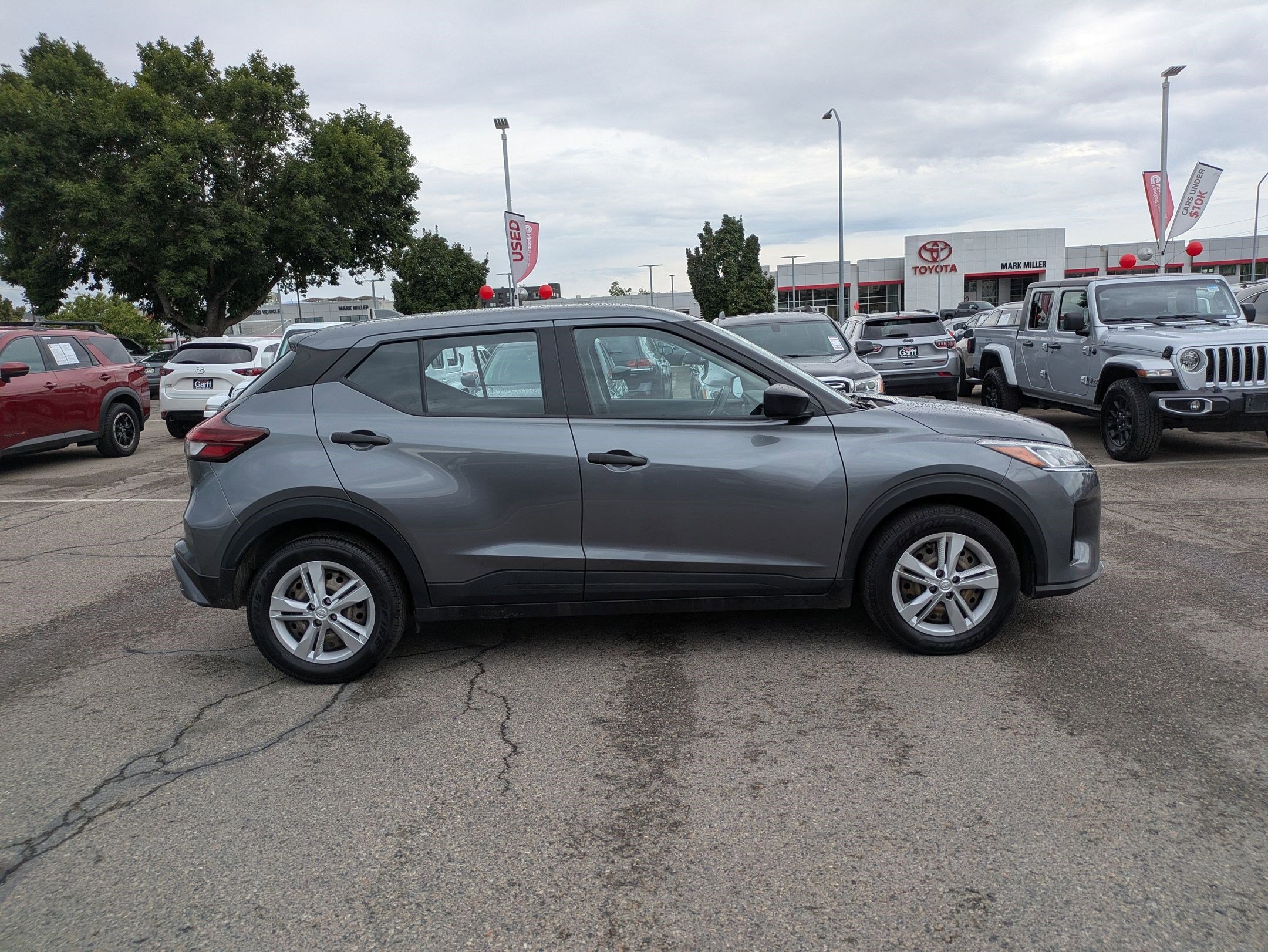 2023 Nissan Kicks S photo 2