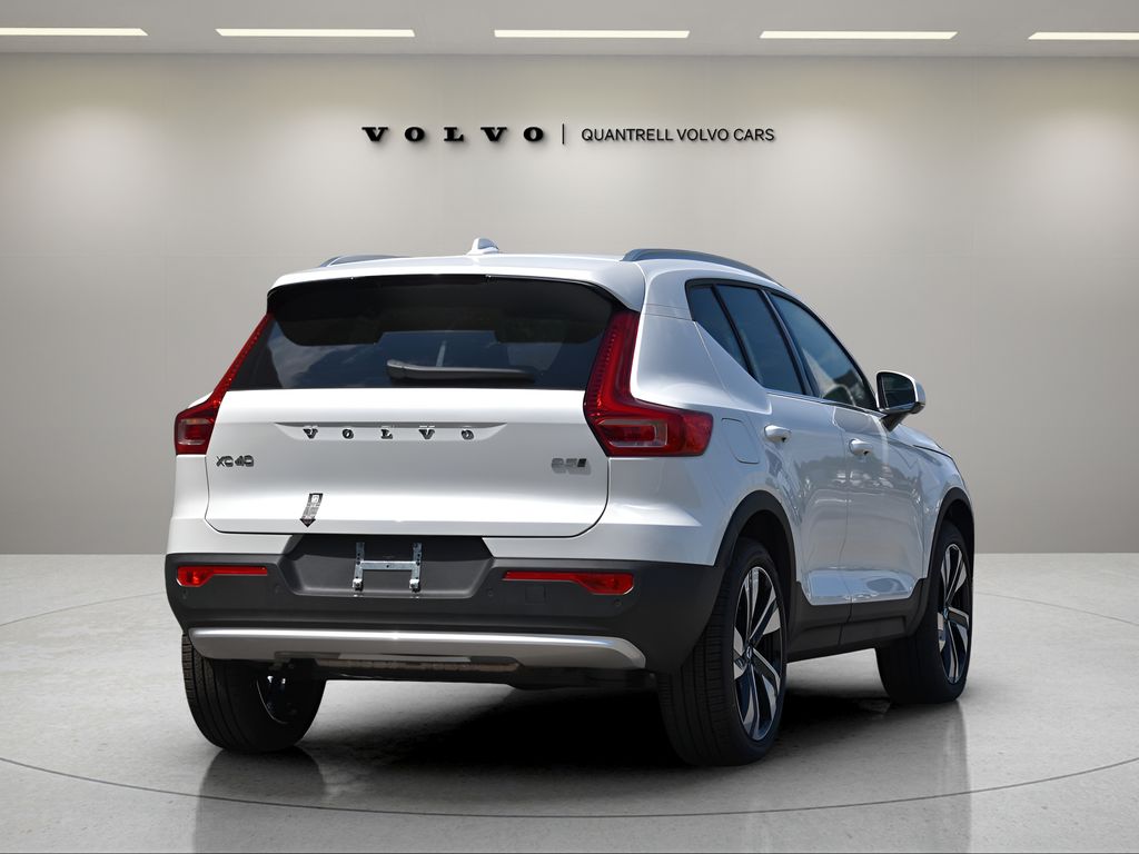 2025 Volvo XC40 photo 5