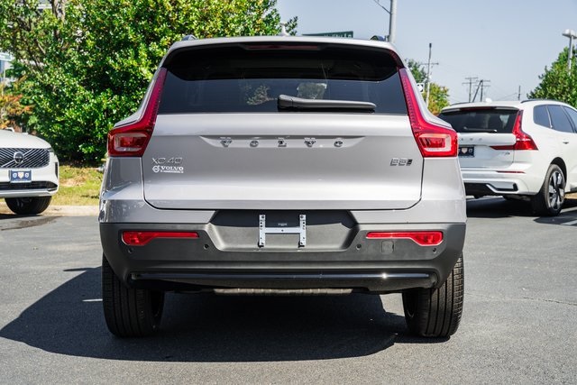 2026 Volvo XC40 Plus photo 5